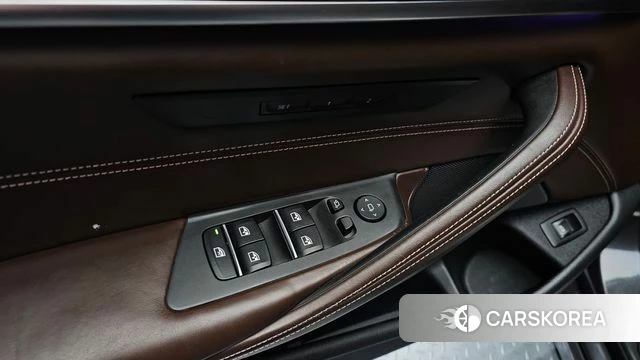 BMW 5 Series (G30) id 3936881 из Кореи 7