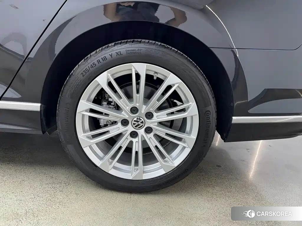 Volkswagen Magotan id 4680442 из Китая 7