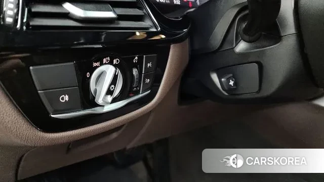 BMW 5 Series (G30) id 3479257 из Кореи 7