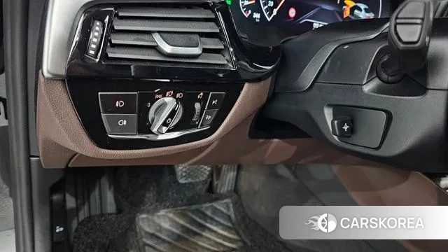 BMW 5 Series (G30) id 3622192 из Кореи 7