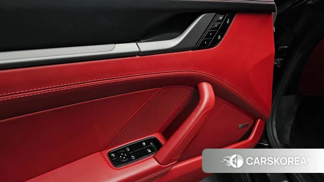 Porsche 911(992) id 4250446 из Кореи 7
