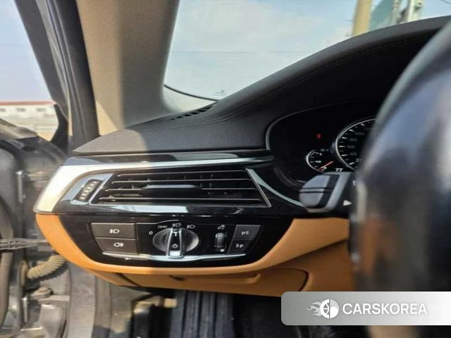 BMW 5 Series (G30) id 3808231 из Кореи 7