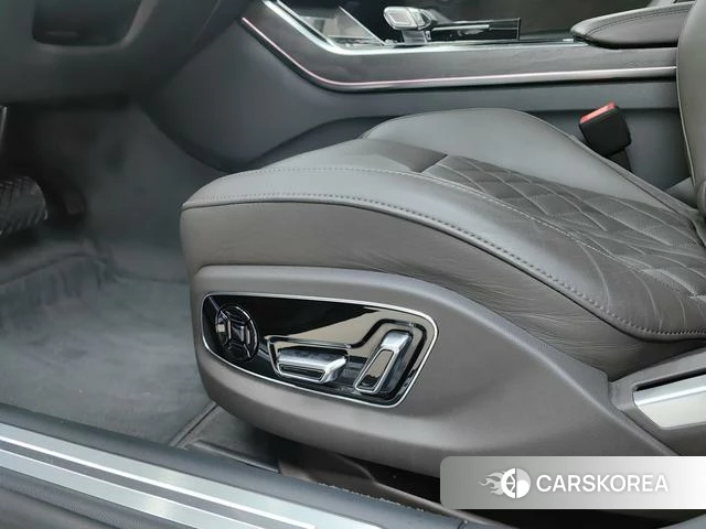 Audi A8 id 4274176 из Китая 7