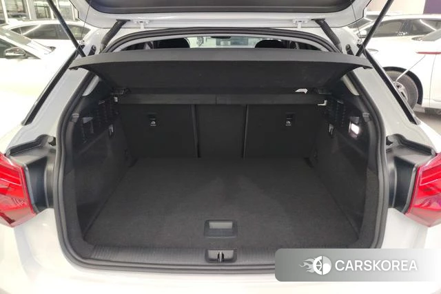 Audi Q2L id 3804887 из Китая 7