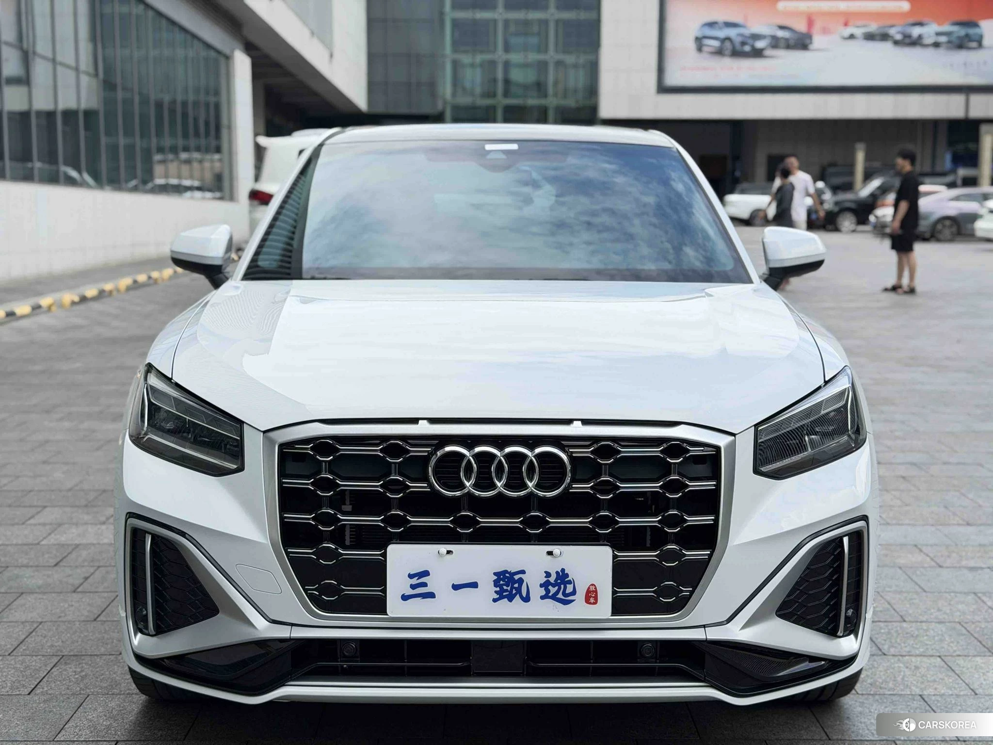 Audi Q2L id 4513840 из Китая 7