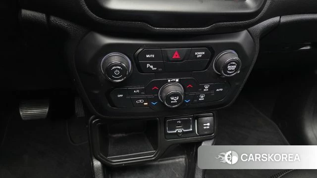 Jeep Renegade id 3924958 из Кореи 7