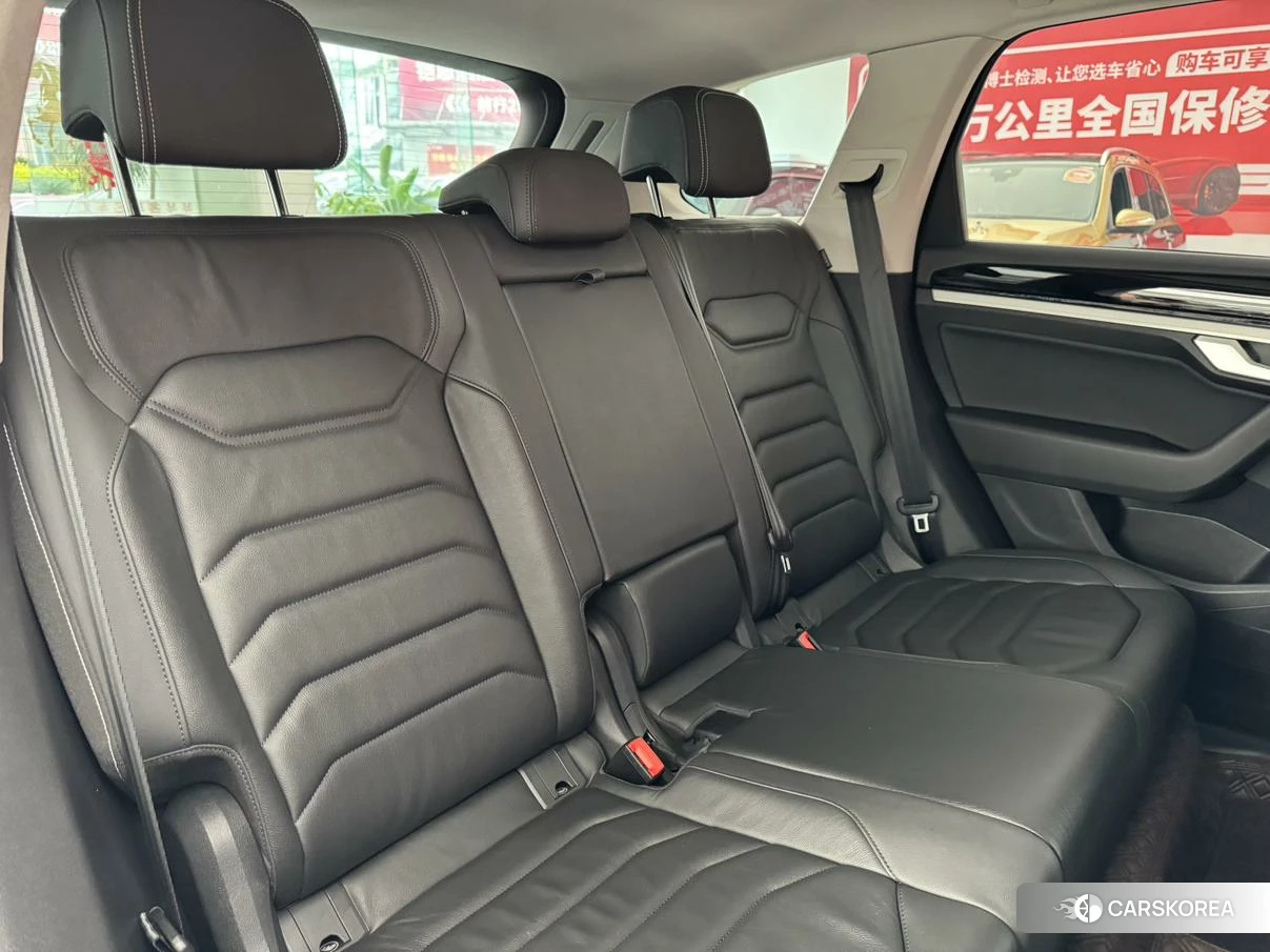 Volkswagen Touareg id 4421044 из Китая 7