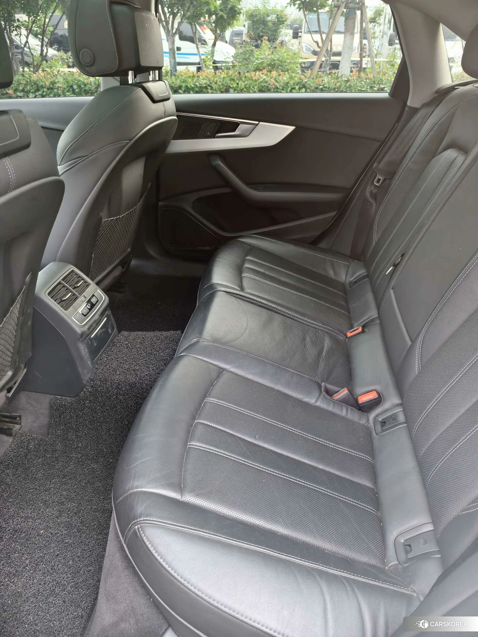 Audi A4L id 4486252 из Китая 7