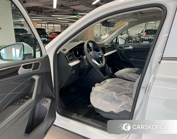 Volkswagen Tiguan L PHEV id 4272341 из Китая 7