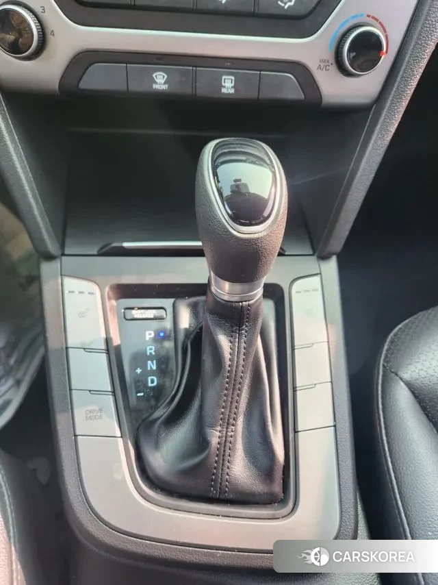 Hyundai Avante AD id 3656923 из Кореи 7