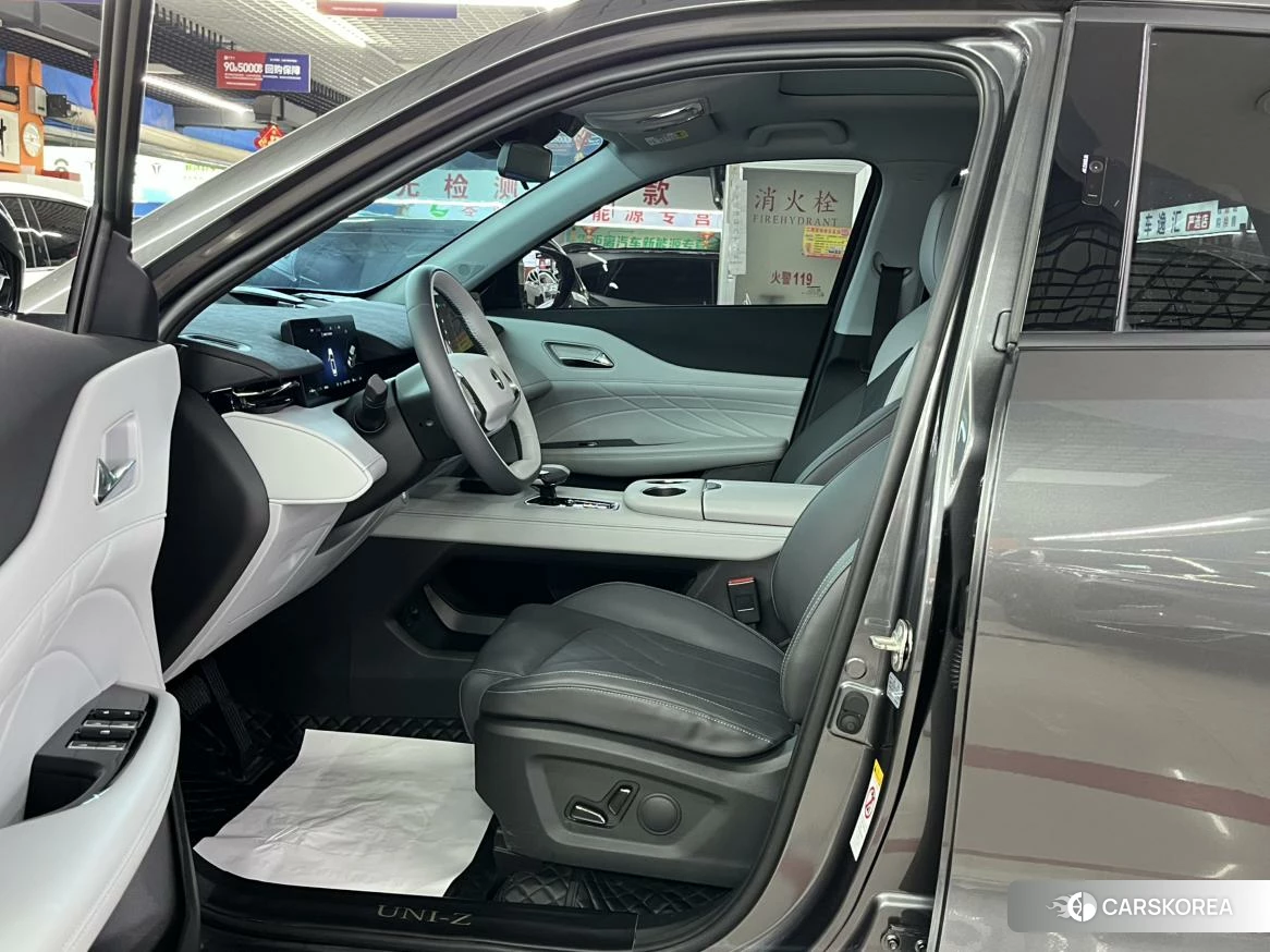 Chang'an UNI-Z PHEV id 4499021 из Китая 7