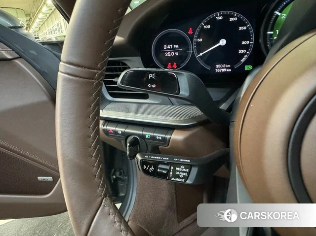 Porsche 911(992) id 4584697 из Кореи 7