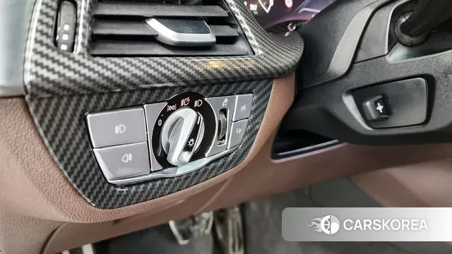 BMW 5 Series (G30) id 3499502 из Кореи 7