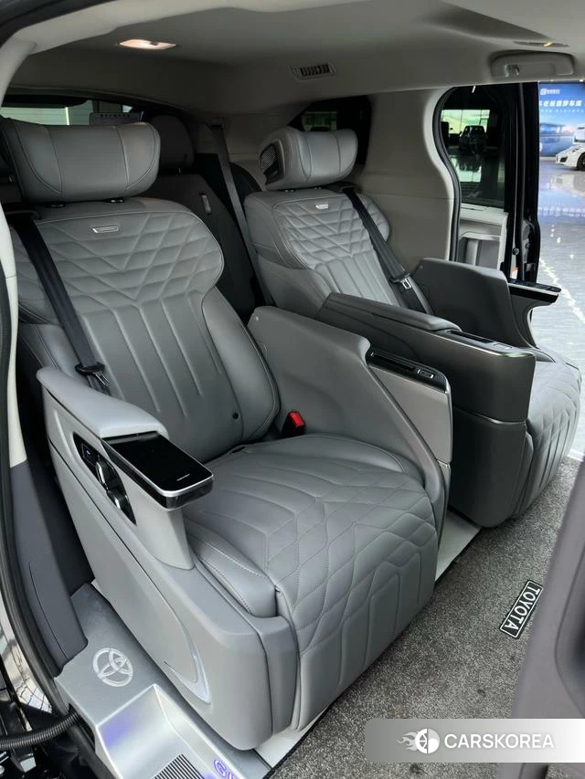 Toyota Grevia id 4329230 из Китая 7