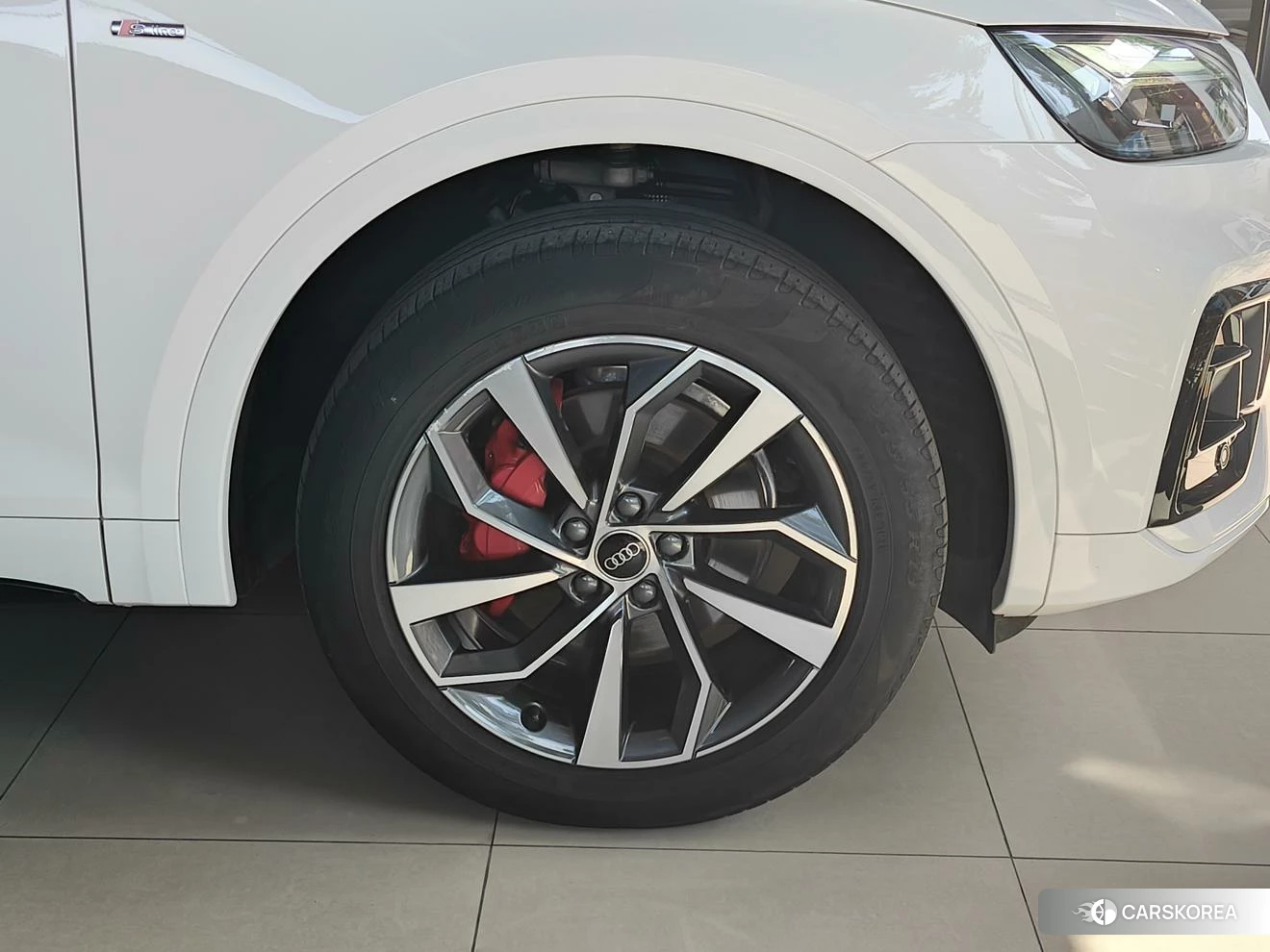 Audi Q5L id 4512722 из Китая 7