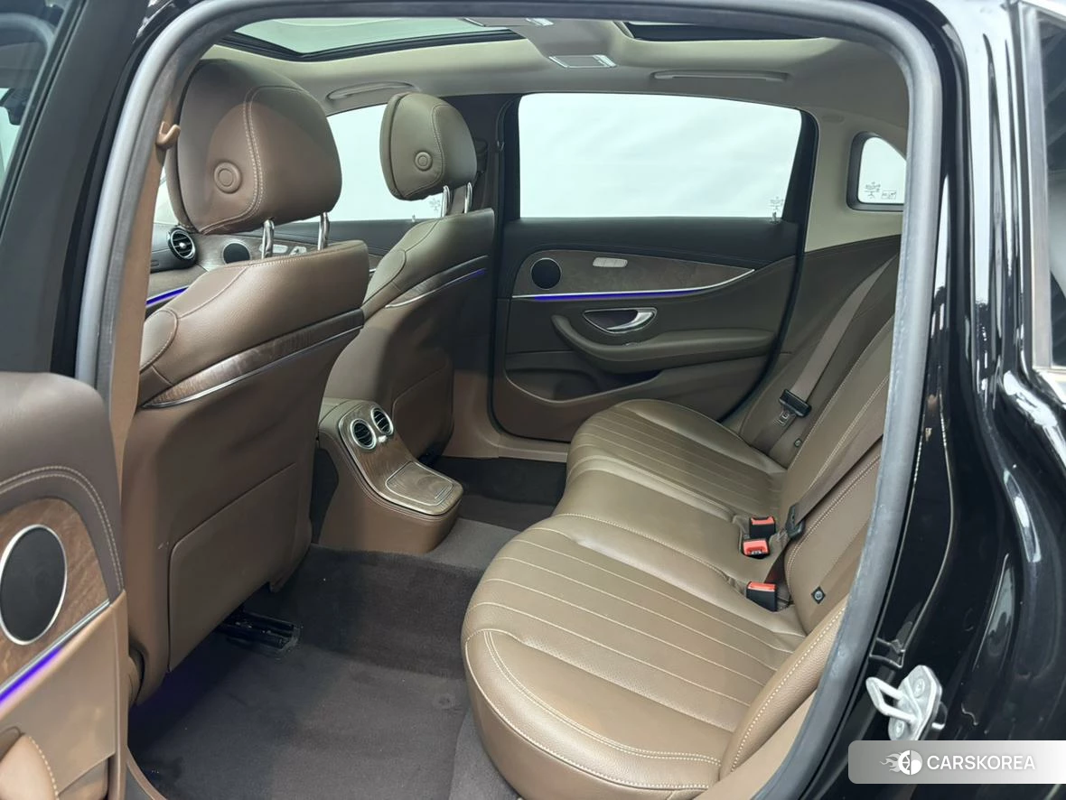 Mercedes-Benz E-class id 4420126 из Китая 7