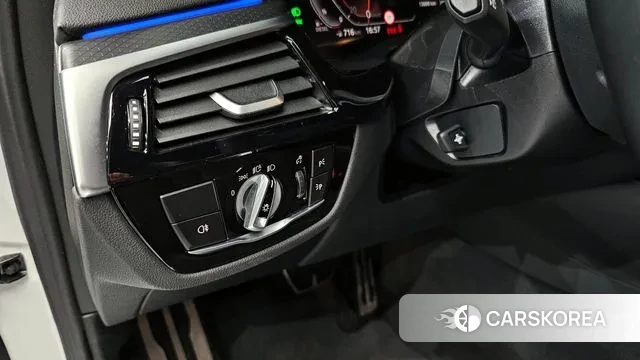 BMW 5 Series (G30) id 3426665 из Кореи 7