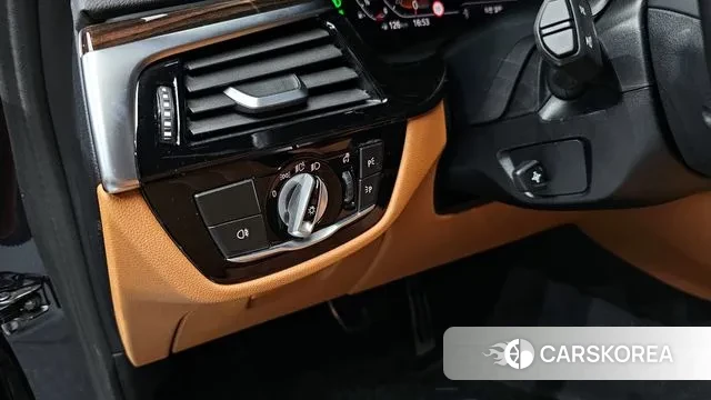 BMW 5 Series (G30) id 3464008 из Кореи 7