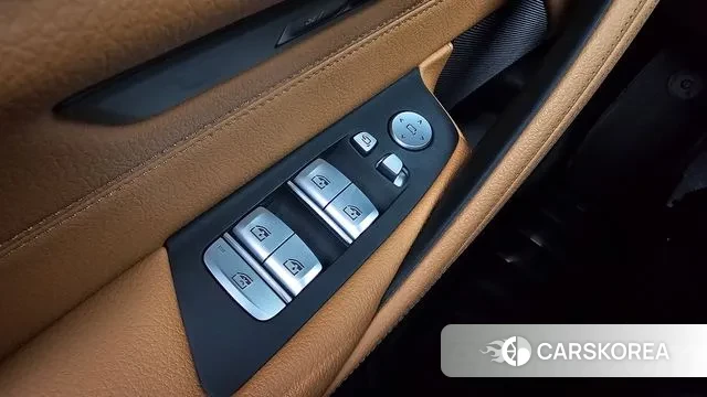 BMW 5 Series (G30) id 3390115 из Кореи 7