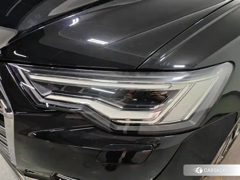 Audi A6L id 4599647 из Китая 7