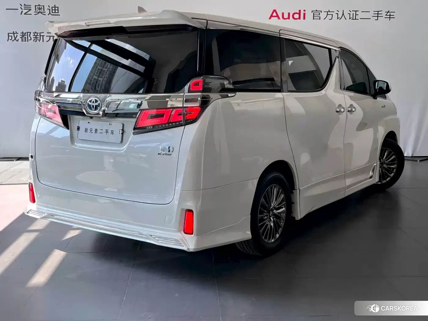 Toyota Vellfire id 4681234 из Китая 8