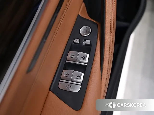 BMW 5 Series (G30) id 3324152 из Кореи 7