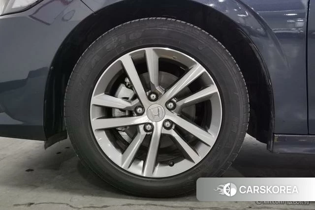 Honda Civic id 4276355 из Китая 7