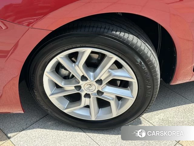 Nissan TIIDA id 4227313 из Китая 7