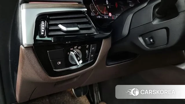 BMW 6 Series GT (G32) id 3422830 из Кореи 7