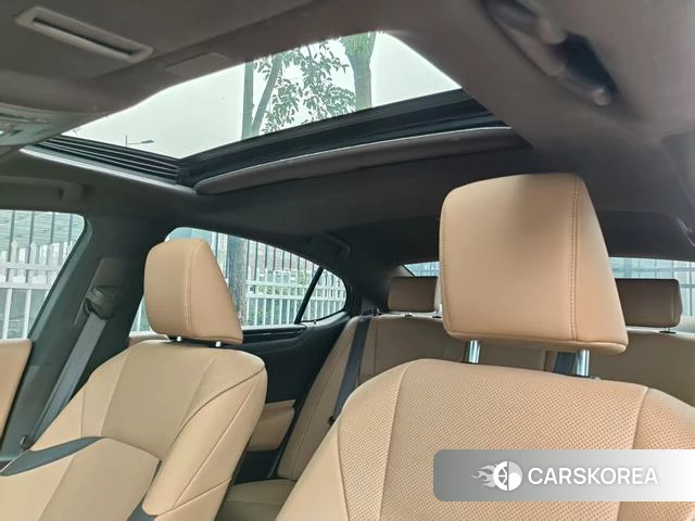 Lexus ES id 4210566 из Китая 7
