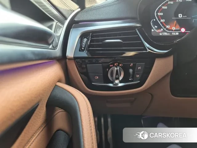 BMW 5 Series (G30) id 3625177 из Кореи 7