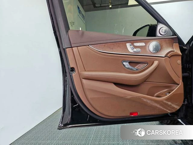 Mercedes-Benz E-class id 3888644 из Китая 7
