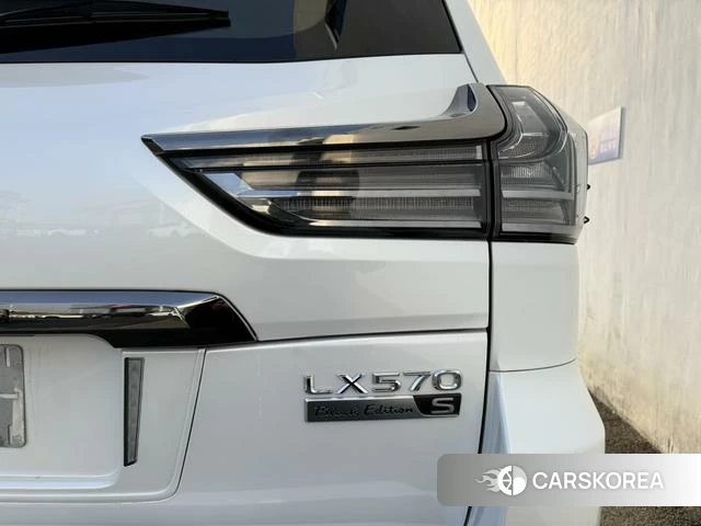 Lexus LX id 4260687 из Китая 7