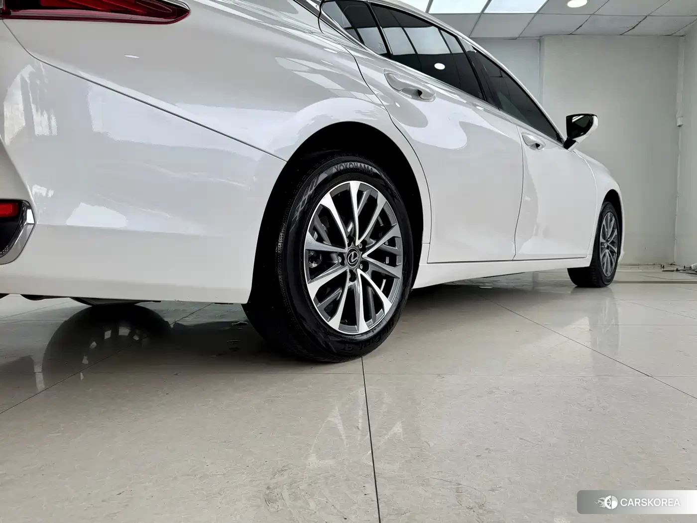 Lexus ES id 4599564 из Китая 7