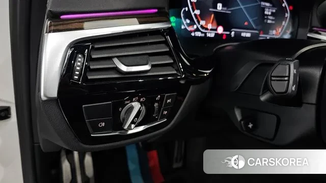 BMW 5 Series (G30) id 3777229 из Кореи 7