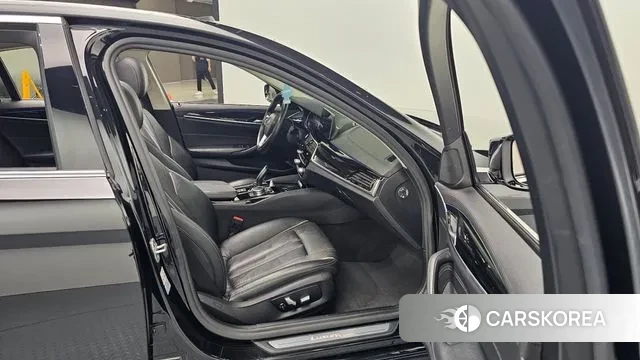 BMW 5 Series (G30) id 3188318 из Кореи 7