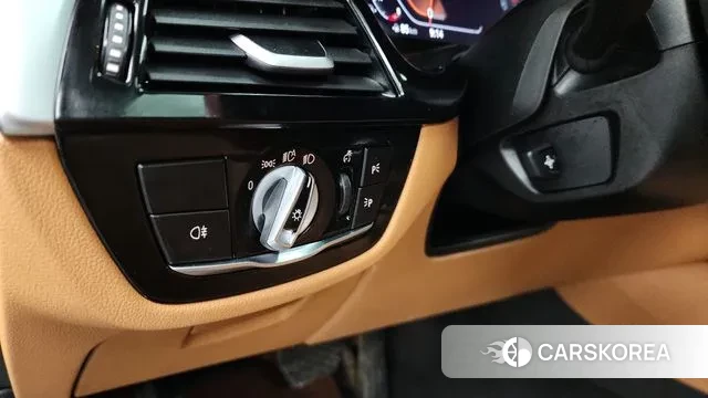 BMW 5 Series (G30) id 3467568 из Кореи 7