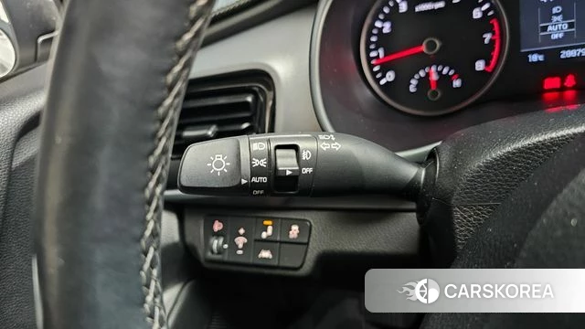 Kia Stonic id 3966285 из Кореи 7