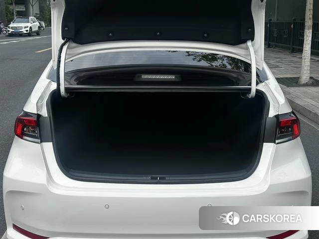 Toyota Corolla id 4261247 из Китая 7