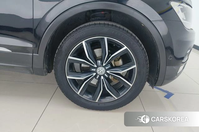Volkswagen Tiguan L id 4229240 из Китая 7