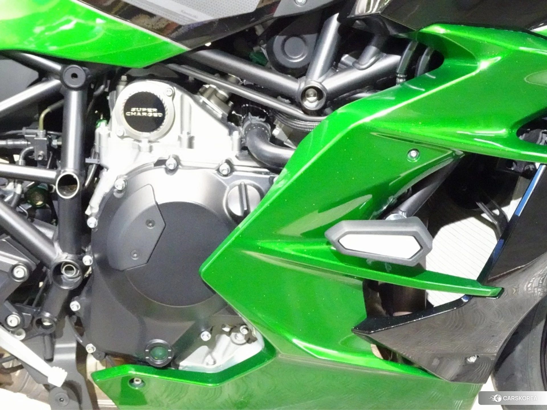 Kawasaki NINJA H2 SX SE id 4192778 из Японии 7