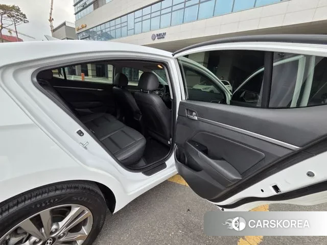 Hyundai Avante AD id 3723761 из Кореи 7