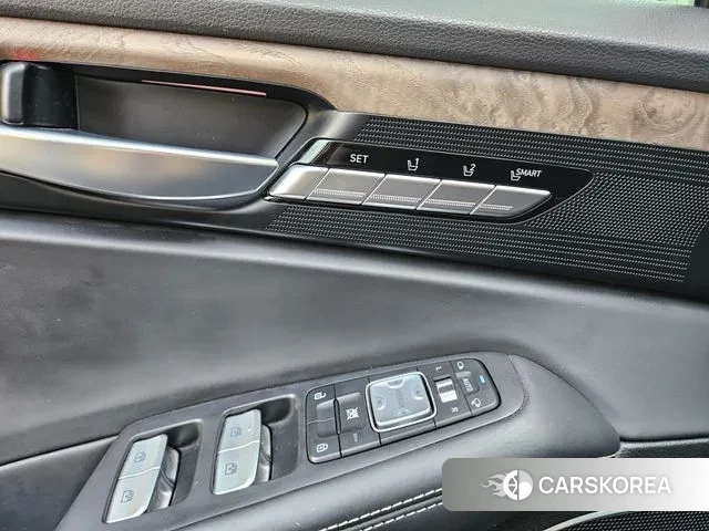 Genesis G90 id 3692592 из Кореи 7