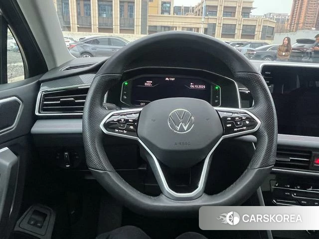 Volkswagen Tiguan L PHEV id 4210604 из Китая 7