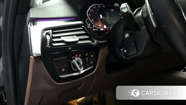 BMW 5 Series (G30) id 3518255 из Кореи 7