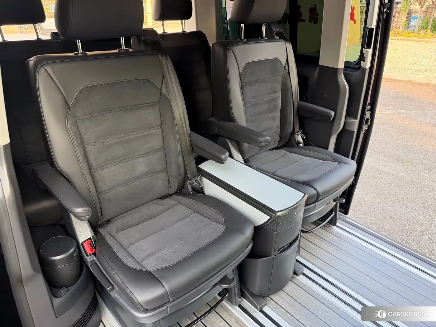 Volkswagen Multivan id 4599576 из Китая 7
