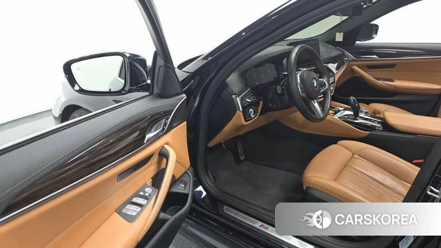 BMW 5 Series (G30) id 3941134 из Кореи 7