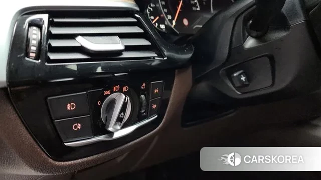 BMW 5 Series (G30) id 3593319 из Кореи 7