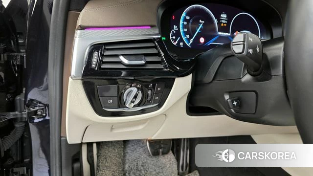 BMW 5 Series (G30) id 3828810 из Кореи 7