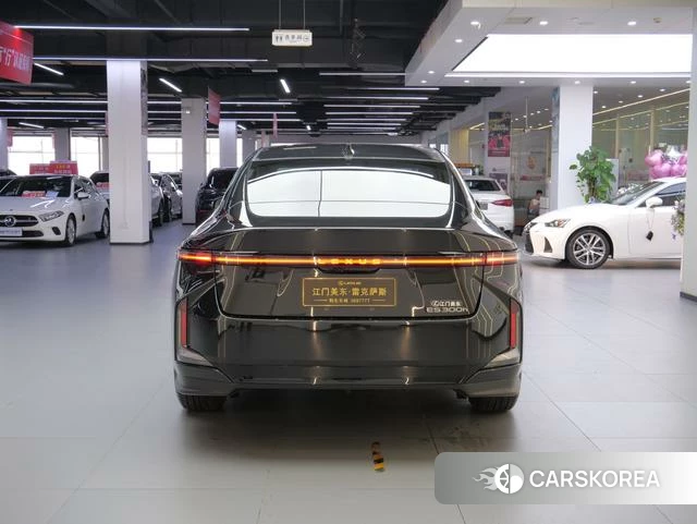 Lexus ES id 4298507 из Китая 7